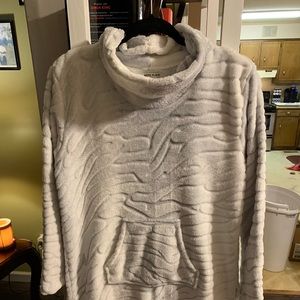 Soft pull over white and gray
